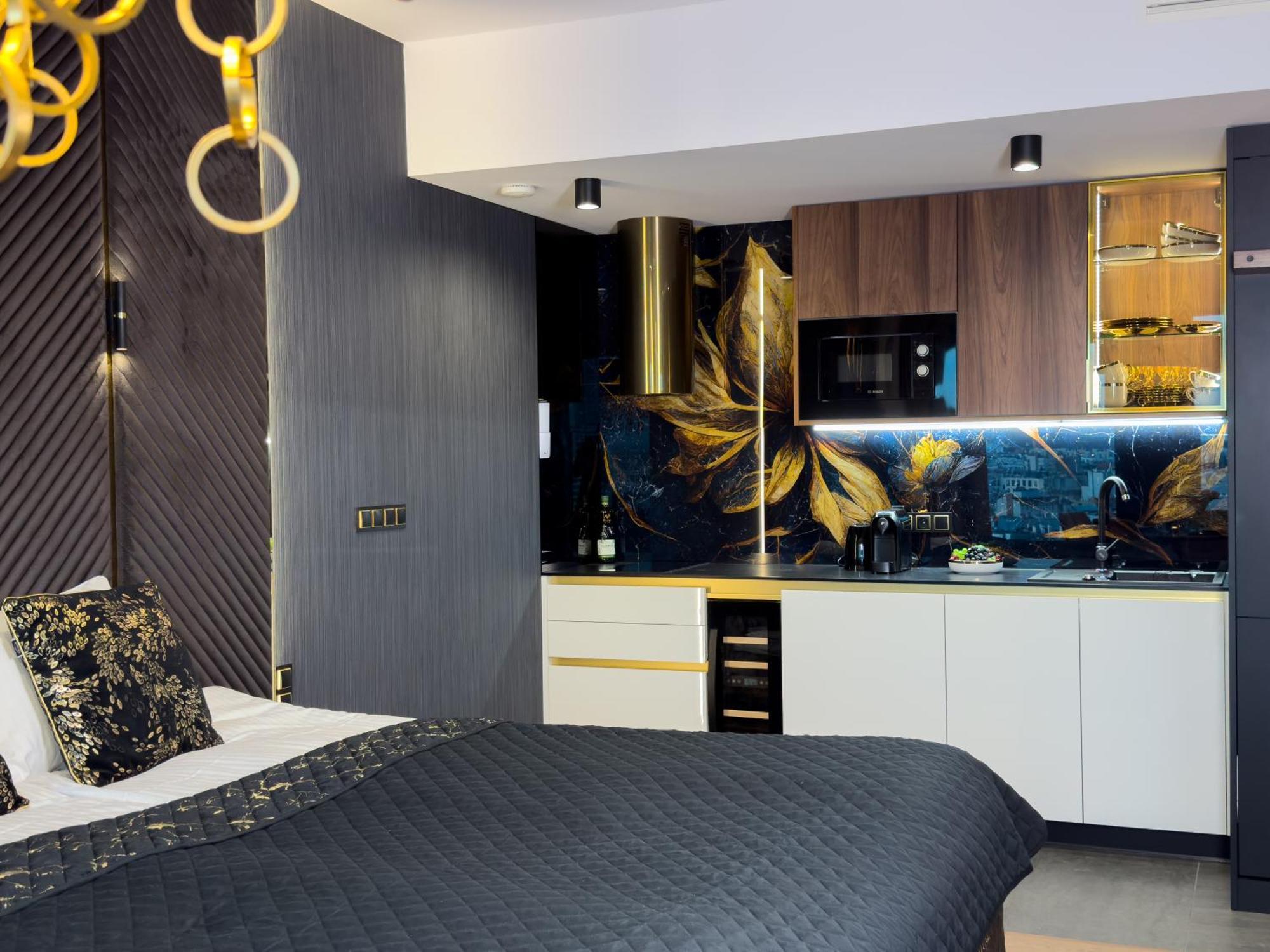 Urban Apartments Golden Royal, Jacuzzi By The Window, Chilled Prosecco, Free Garage, No Deposit Katowice Zewnętrze zdjęcie
